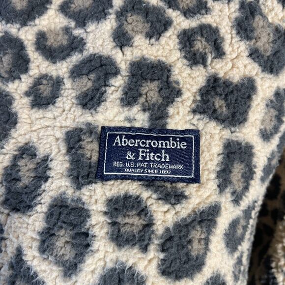 Abercrombie & Fitch Soft A&F Cozy Collection Leopard Print Sherpa Pullover Sz L - Picture 3 of 10